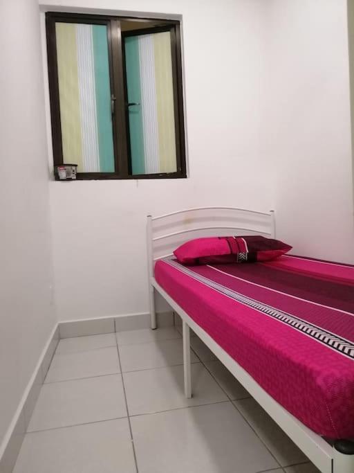 H&H Lovely Homestay In Nilai Exteriér fotografie
